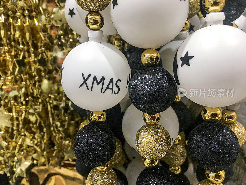 Shopping christmas ornaments